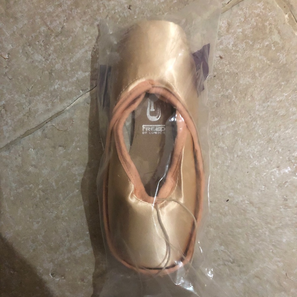 Pointe shoes
